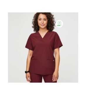 Figs Burgundy FIONlite Casma - Three Pocket Scrub Top, Size Medium